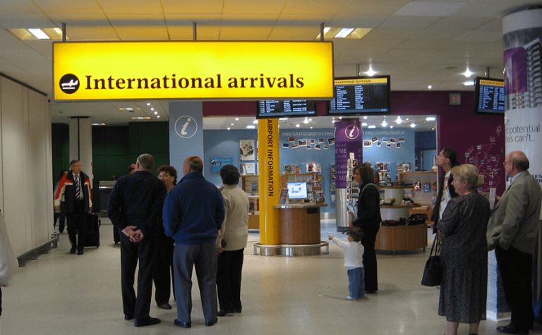 Luton airport flight arrivals