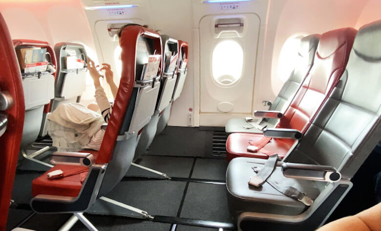 plane seat layout jet2